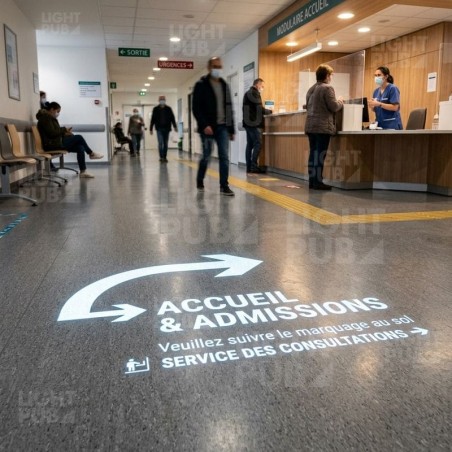 Signalétique lumineuse projetée au sol pour guider les patients dans les hôpitaux